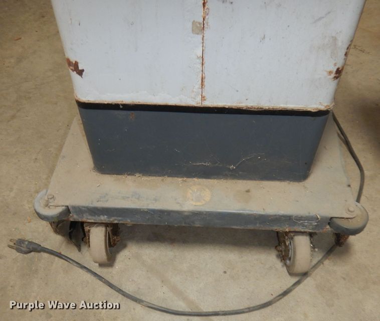 image for item DT9880 Advance Convertamatic 386002  floor scrubber