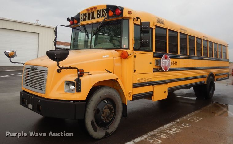 image for item DT9881 2004 Freightliner FS65  school bus