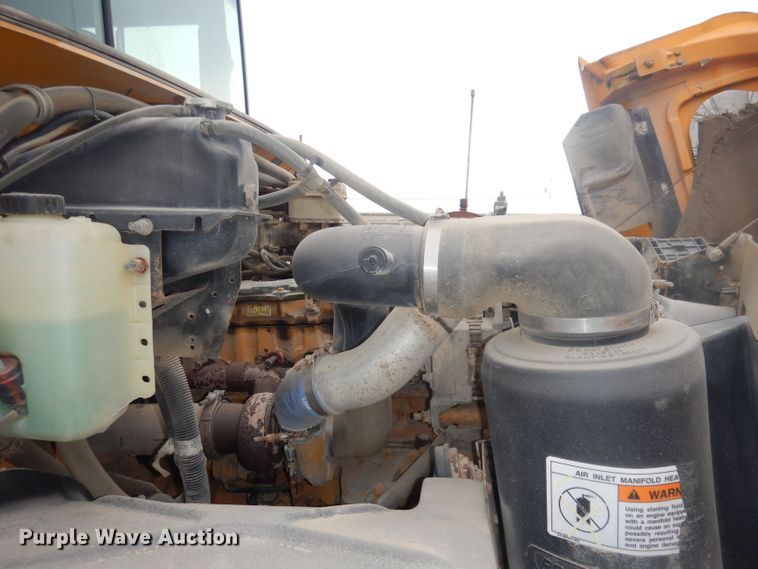 image for item DT9881 2004 Freightliner FS65  school bus