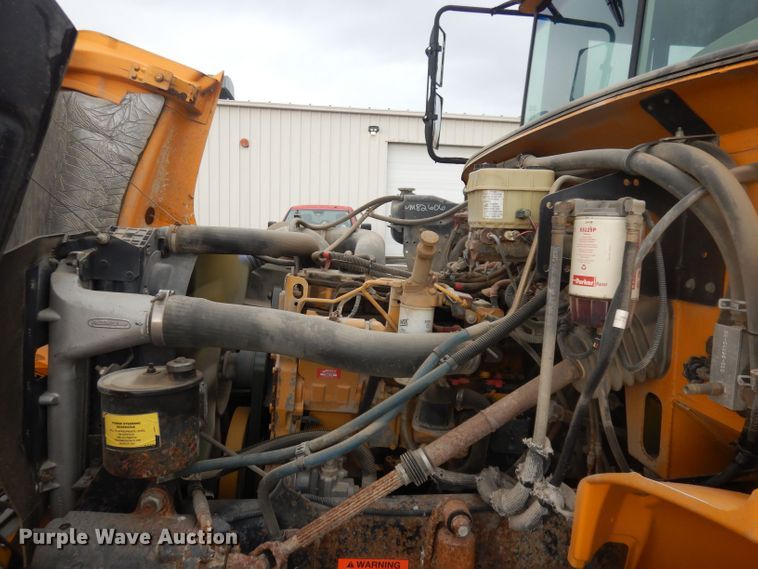 image for item DT9881 2004 Freightliner FS65  school bus