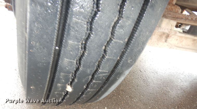 image for item DT9881 2004 Freightliner FS65  school bus