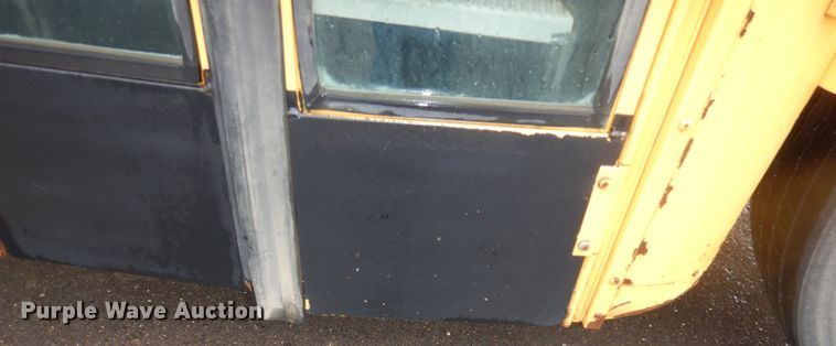 image for item DT9881 2004 Freightliner FS65  school bus