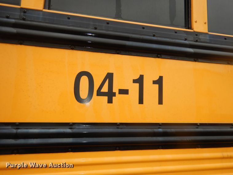 image for item DT9881 2004 Freightliner FS65  school bus