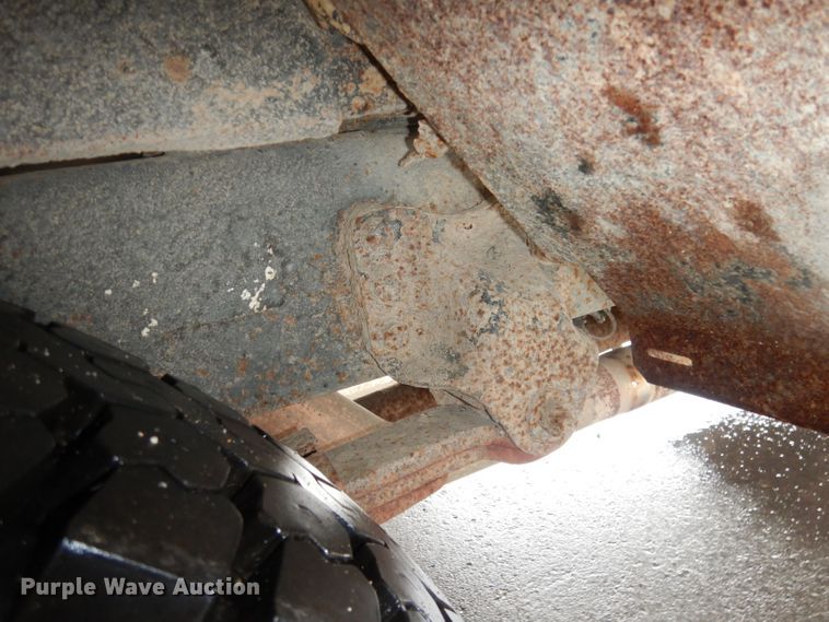 image for item DT9881 2004 Freightliner FS65  school bus