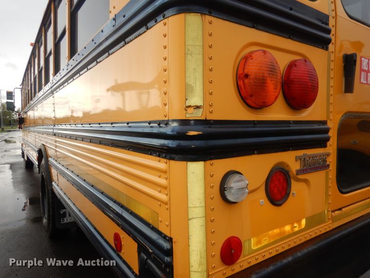 image for item DT9881 2004 Freightliner FS65  school bus