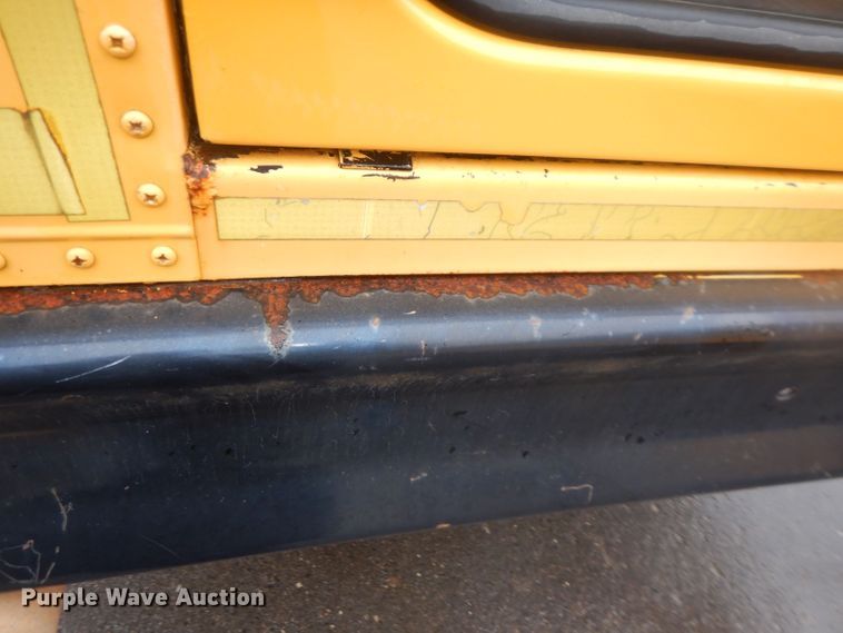 image for item DT9881 2004 Freightliner FS65  school bus