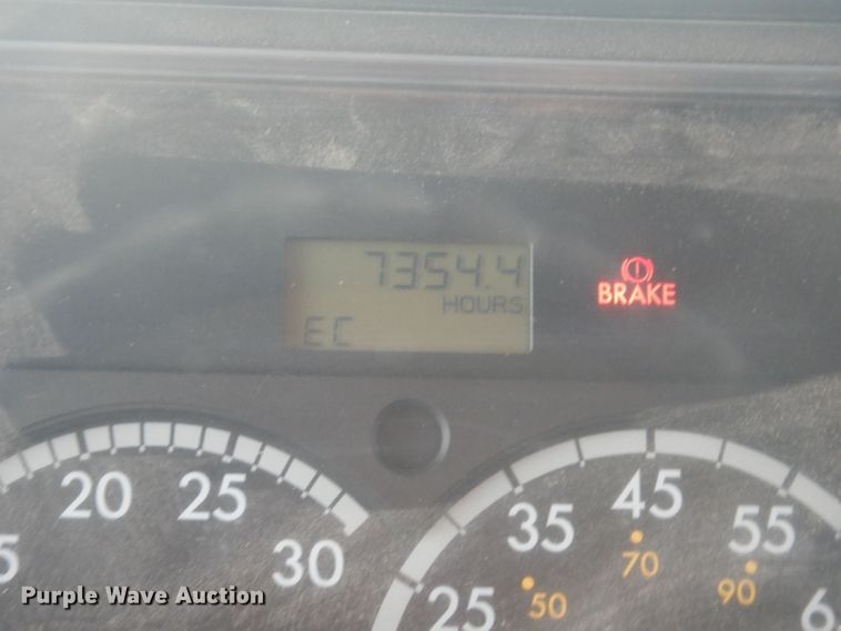 image for item DT9881 2004 Freightliner FS65  school bus