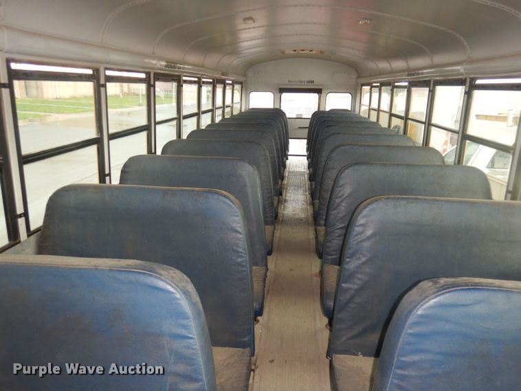 image for item DT9881 2004 Freightliner FS65  school bus