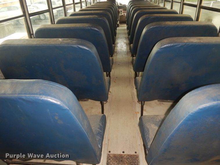 image for item DT9881 2004 Freightliner FS65  school bus