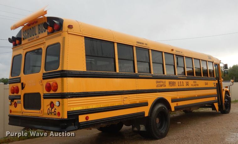 image for item DT9882 2004 Freightliner FS65  school bus