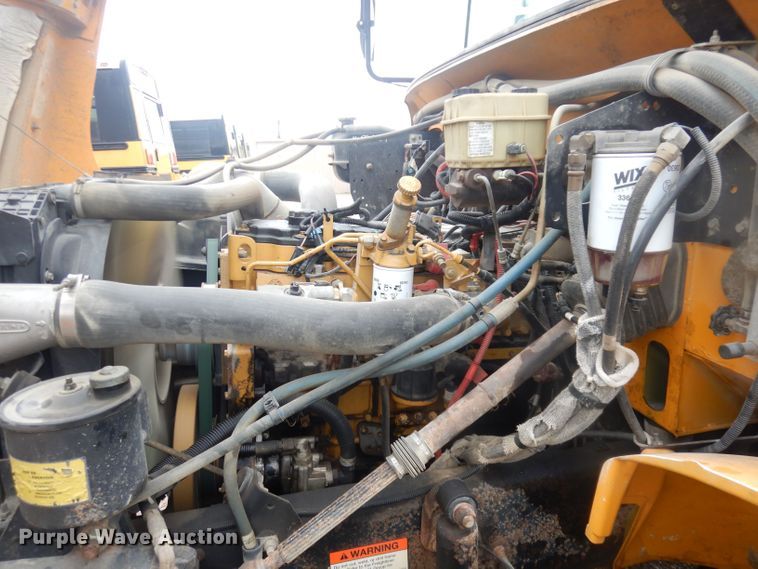 image for item DT9882 2004 Freightliner FS65  school bus