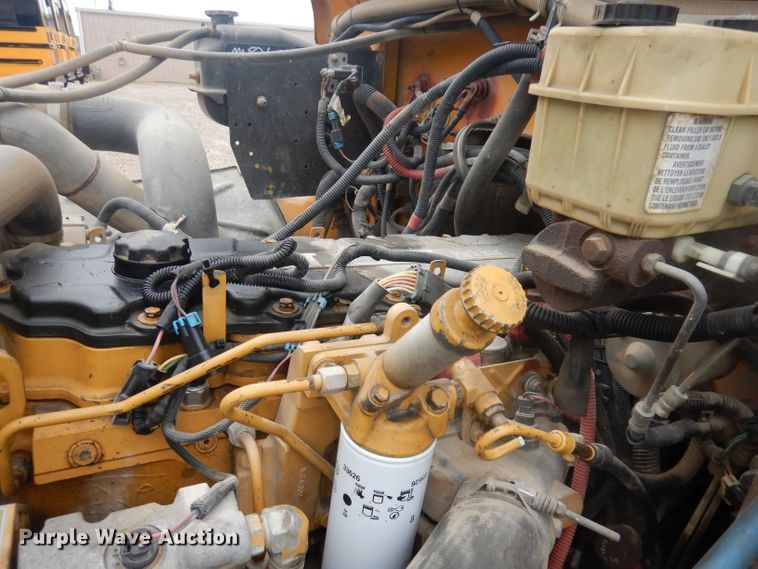 image for item DT9882 2004 Freightliner FS65  school bus