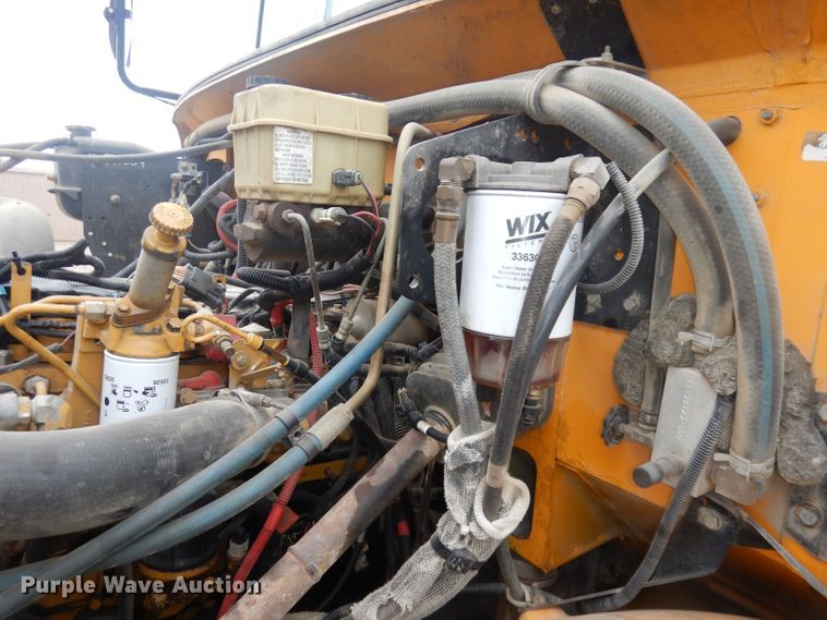 image for item DT9882 2004 Freightliner FS65  school bus