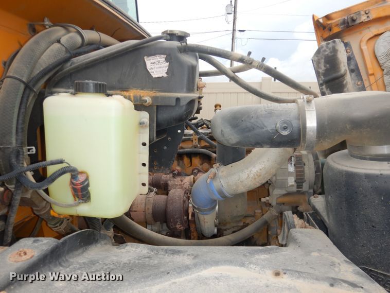 image for item DT9882 2004 Freightliner FS65  school bus