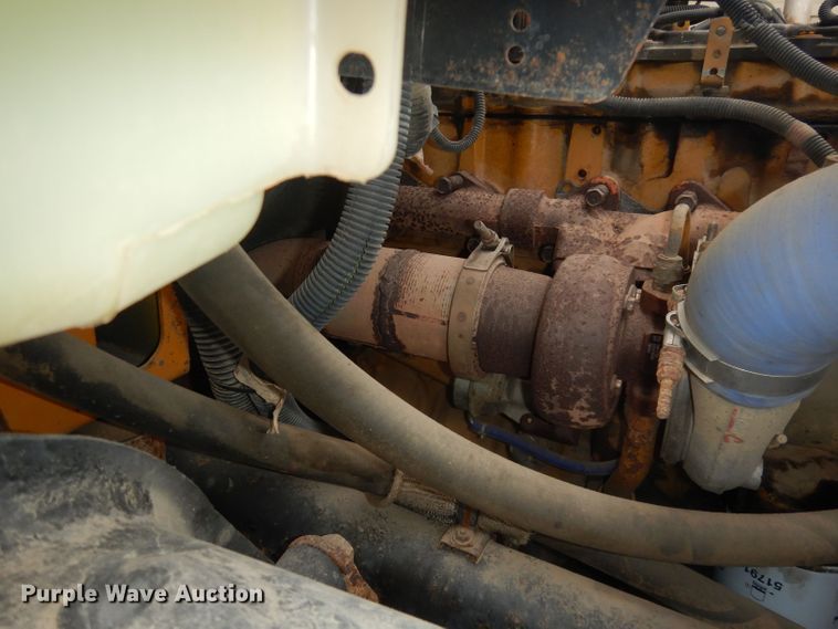 image for item DT9882 2004 Freightliner FS65  school bus