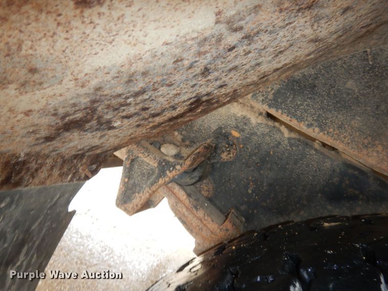 image for item DT9882 2004 Freightliner FS65  school bus