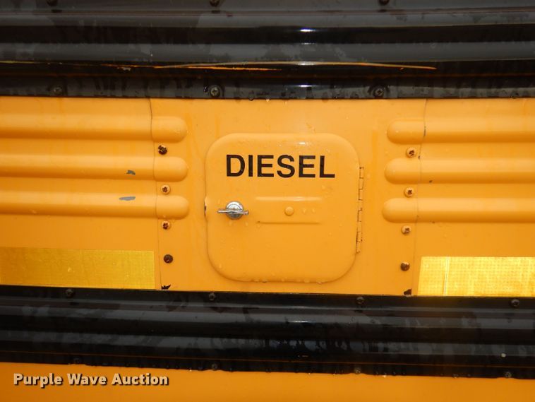 image for item DT9882 2004 Freightliner FS65  school bus