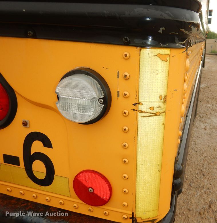 image for item DT9882 2004 Freightliner FS65  school bus