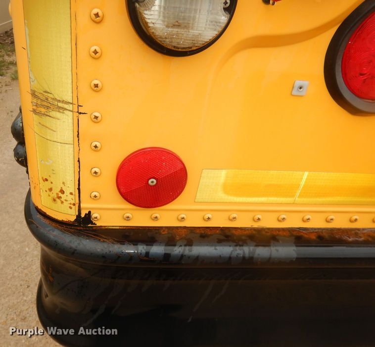 image for item DT9882 2004 Freightliner FS65  school bus