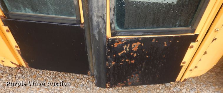 image for item DT9882 2004 Freightliner FS65  school bus