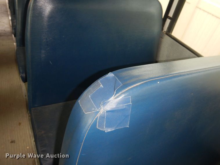 image for item DT9882 2004 Freightliner FS65  school bus