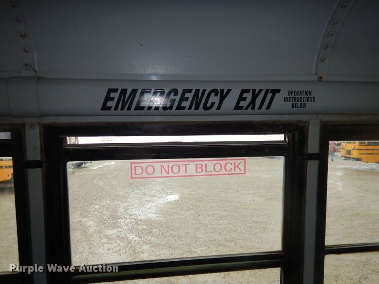 image for item DT9882 2004 Freightliner FS65  school bus