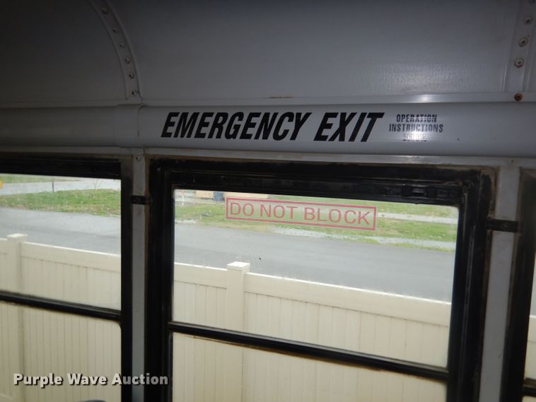 image for item DT9882 2004 Freightliner FS65  school bus