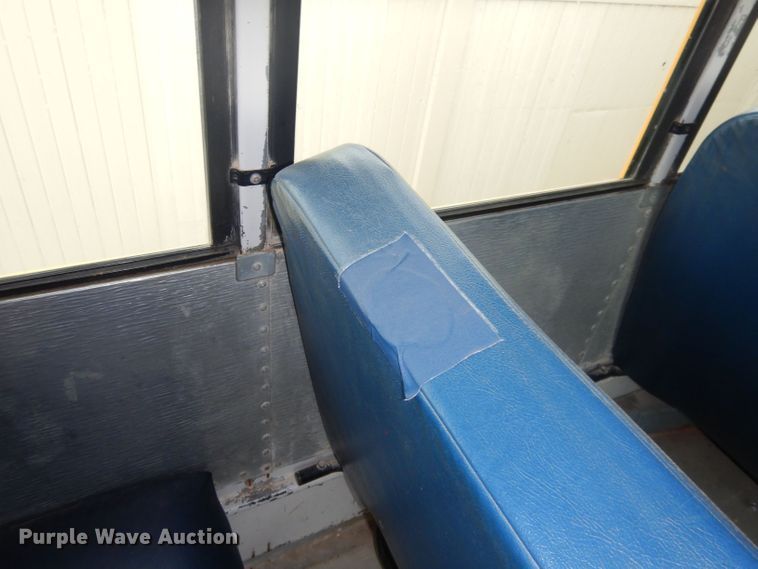 image for item DT9882 2004 Freightliner FS65  school bus