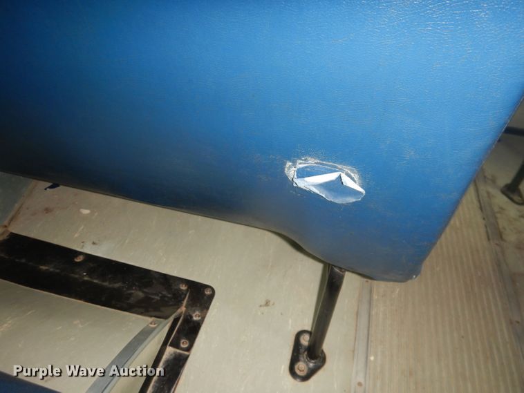 image for item DT9882 2004 Freightliner FS65  school bus