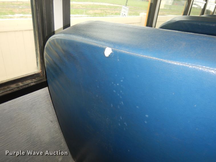 image for item DT9882 2004 Freightliner FS65  school bus