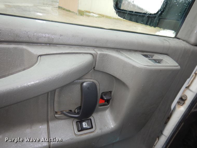 image for item DT9883 2012 Chevrolet Express 1500  van