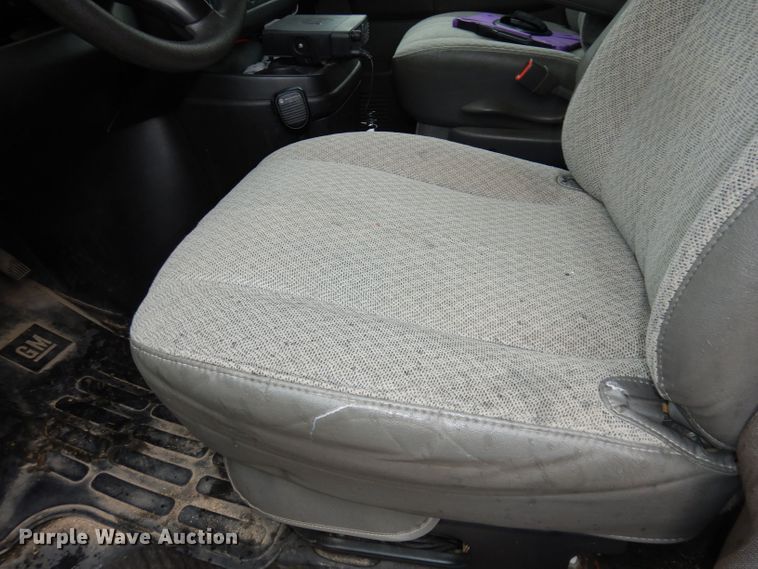 image for item DT9883 2012 Chevrolet Express 1500  van