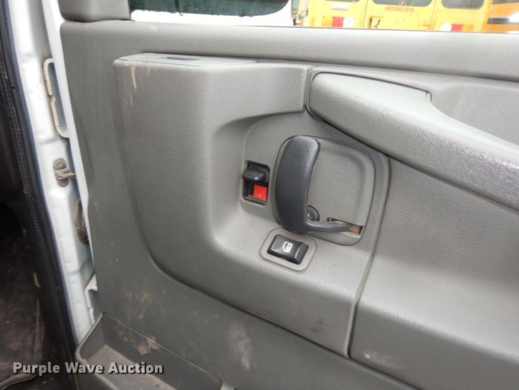 image for item DT9883 2012 Chevrolet Express 1500  van