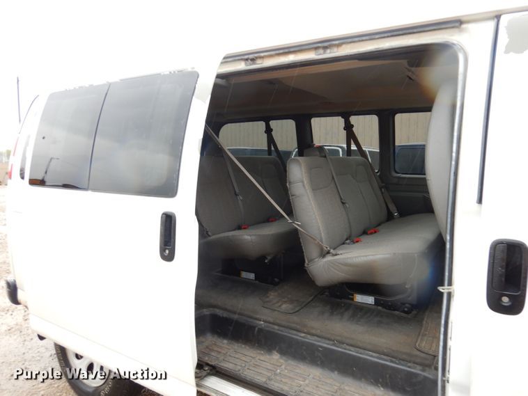 image for item DT9883 2012 Chevrolet Express 1500  van