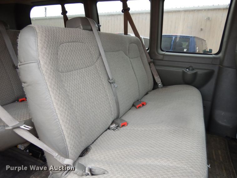 image for item DT9883 2012 Chevrolet Express 1500  van