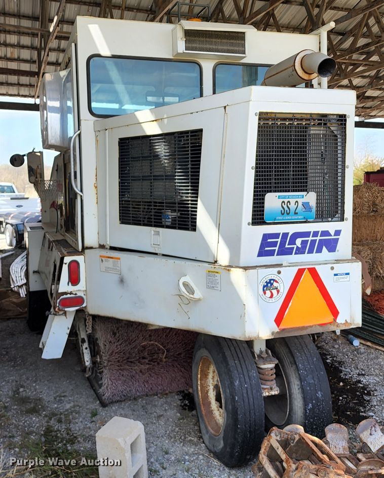 image for item IF9490 Elgin Pelican  street sweeper