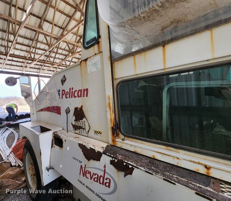 image for item IF9490 Elgin Pelican  street sweeper