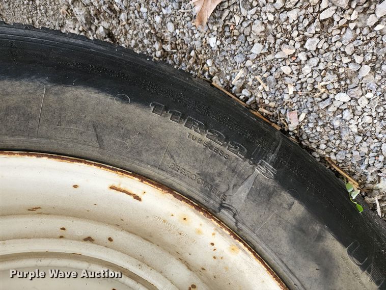 image for item IF9490 Elgin Pelican  street sweeper