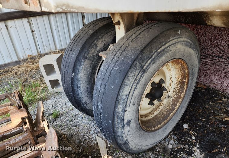 image for item IF9490 Elgin Pelican  street sweeper