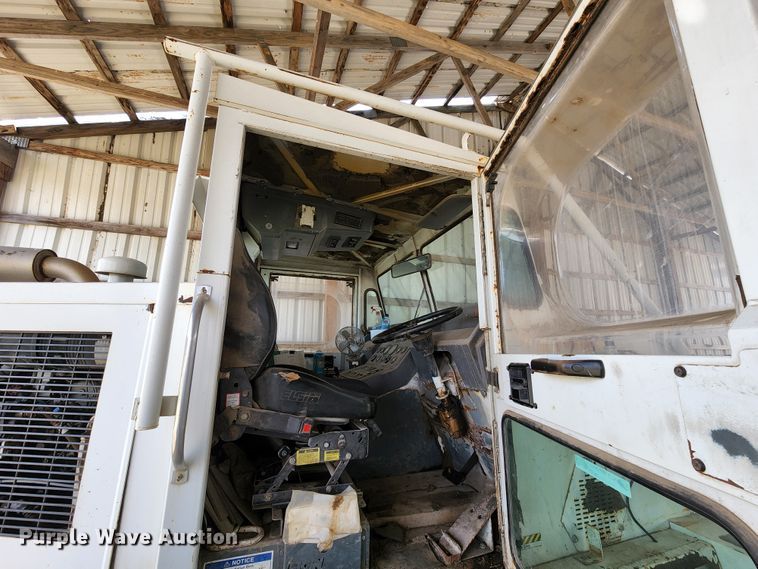 image for item IF9490 Elgin Pelican  street sweeper