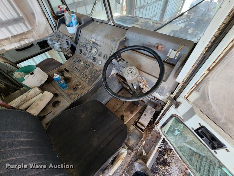 image for item IF9490 Elgin Pelican  street sweeper