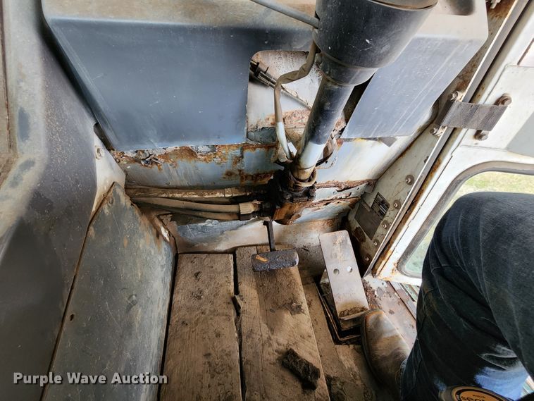 image for item IF9490 Elgin Pelican  street sweeper