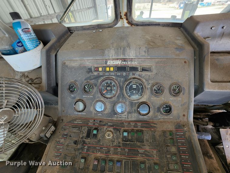 image for item IF9490 Elgin Pelican  street sweeper