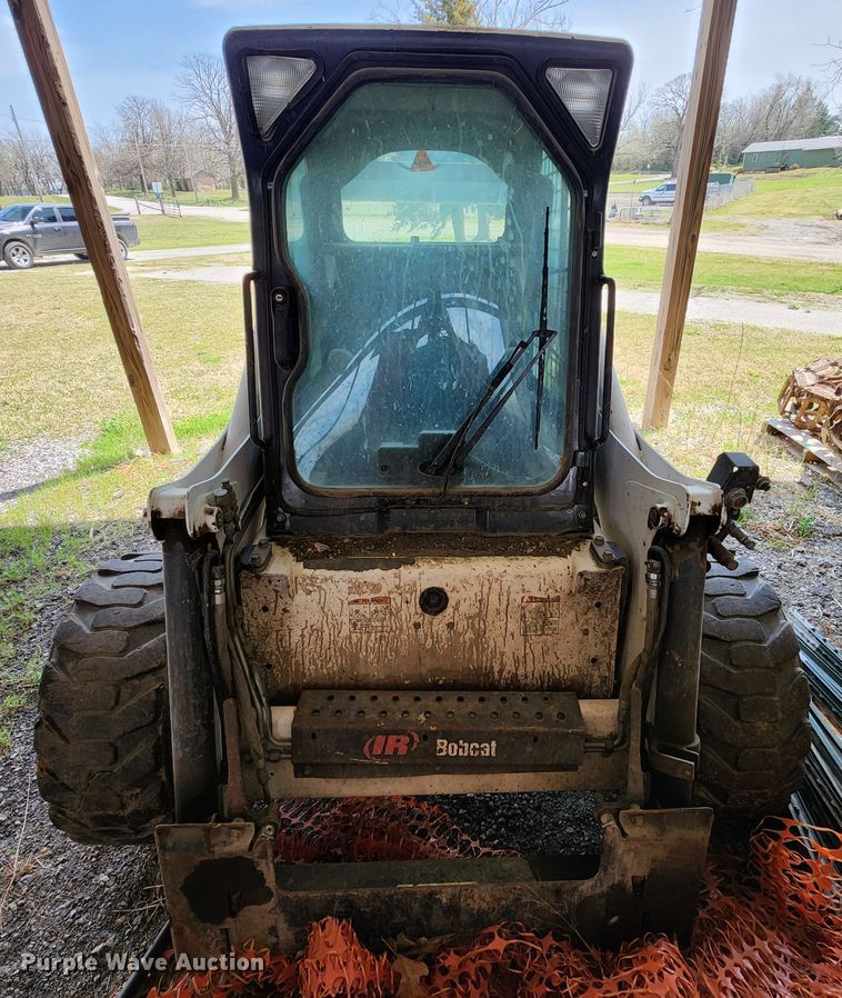 image for item IF9491 2002 Bobcat 873  skid steer loader