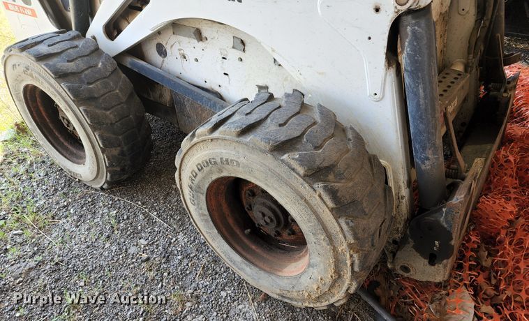 image for item IF9491 2002 Bobcat 873  skid steer loader