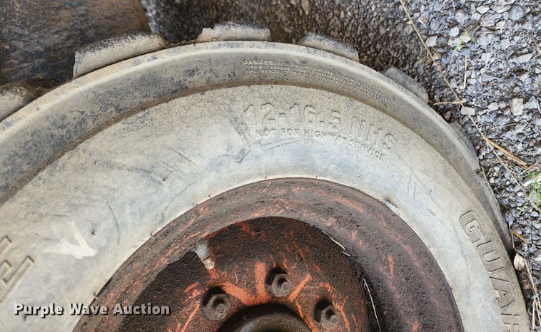 image for item IF9491 2002 Bobcat 873  skid steer loader