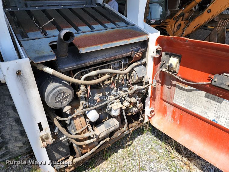 image for item IF9491 2002 Bobcat 873  skid steer loader