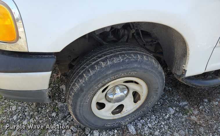 image for item IF9493 2002 Ford Expedition  SUV