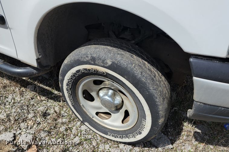 image for item IF9493 2002 Ford Expedition  SUV