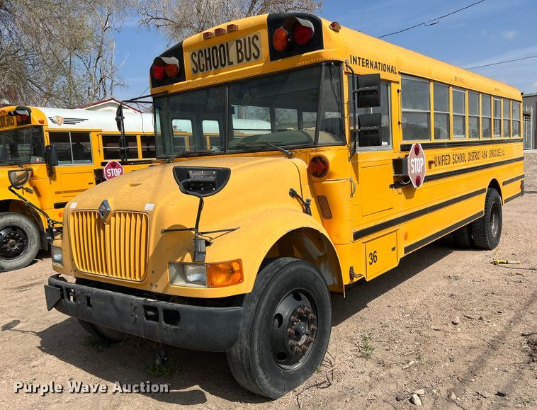 image for item IG9433 2001 International 3000  school bus